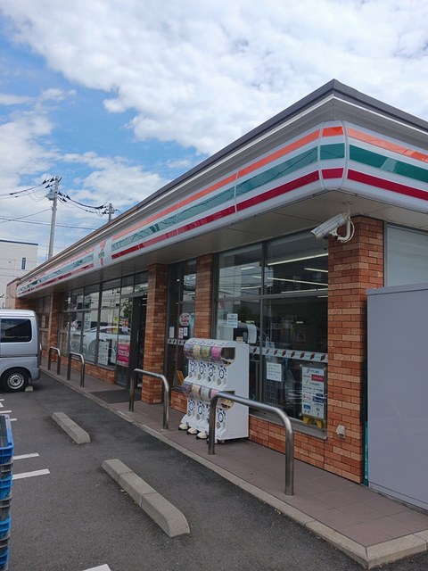 コンビニ　セブンイレブン（コンビニ）まで500m