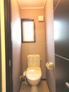トイレ　落ち着いたトイレです