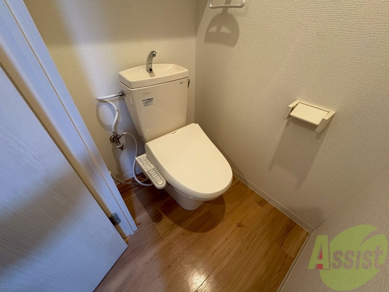 トイレ　こちらはトイレです。清潔感があり、安心して使用できます。
