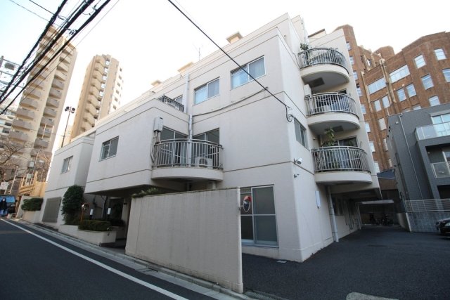 建物外観　落ち着いた雰囲気の外観です
