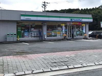 コンビニ　ファミリーマート 大津雄琴駅前店（コンビニ）まで885m