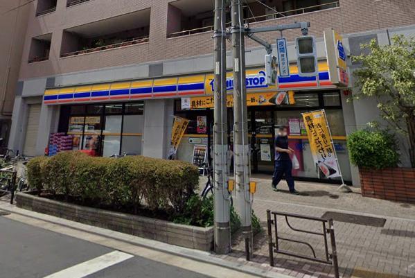 コンビニ　セブンイレブン（コンビニ）まで200m