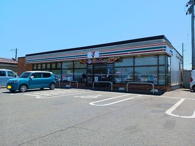 コンビニ　セブンイレブン奥州水沢町屋敷店（コンビニ）まで450m