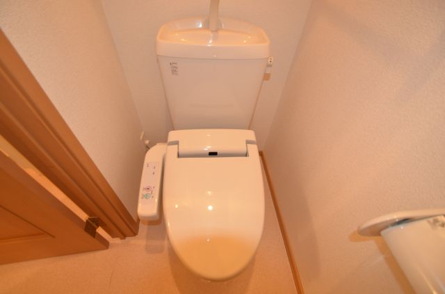 トイレ　温水洗浄便座付きでおすすめ！