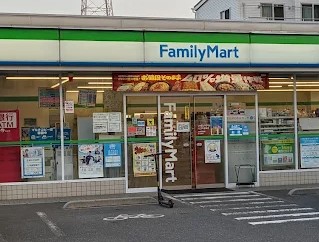 コンビニ　ファミリーマート 川口戸塚東店（コンビニ）まで479m