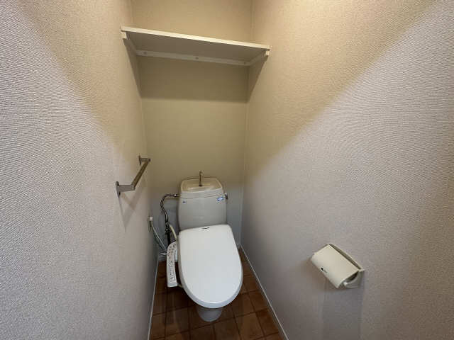 トイレ　シャワー付きトイレで快適です