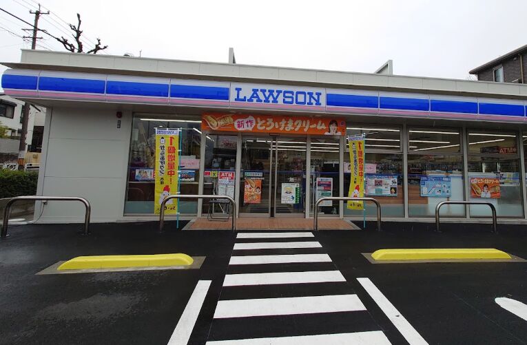 コンビニ　ローソン名東区平和が丘店（コンビニ）まで329m