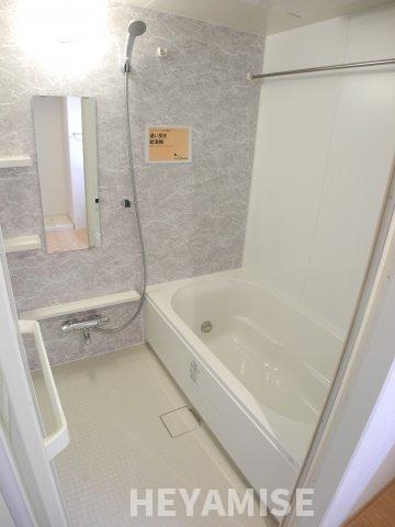 バス・シャワールーム　※同間取りの別の階のお部屋の写真です※