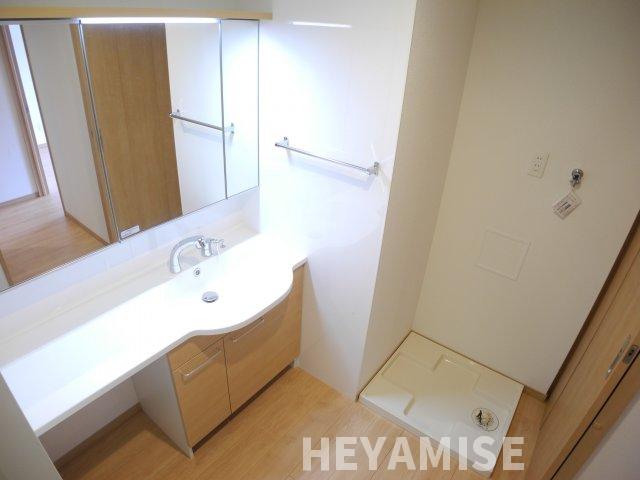洗面設備　※同間取りの別の階のお部屋の写真です※