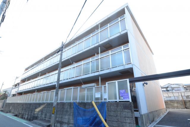 建物外観　安心のオートロック付きです☆
