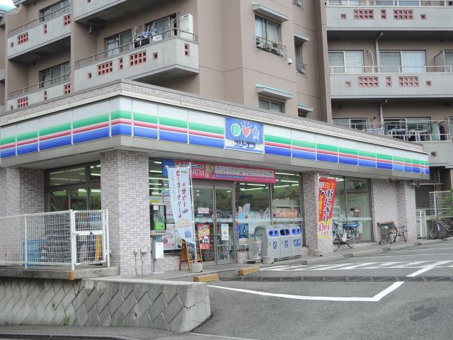 コンビニ　スリーエフ（コンビニ）まで90m