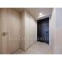 玄関　同タイプ11階のお部屋を撮影。仕様が異なることがあります。