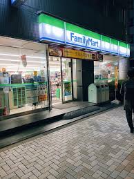 コンビニ　ファミリーマート新川中央大橋店（コンビニ）まで91m
