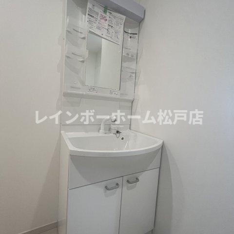 洗面設備　スペースが確保できる洗面所です