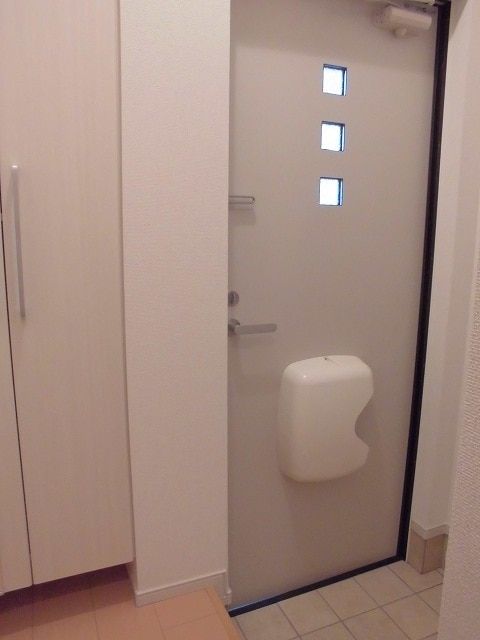 玄関　お部屋探しは【タウンハウジング千葉店】にお任せ下さい♪