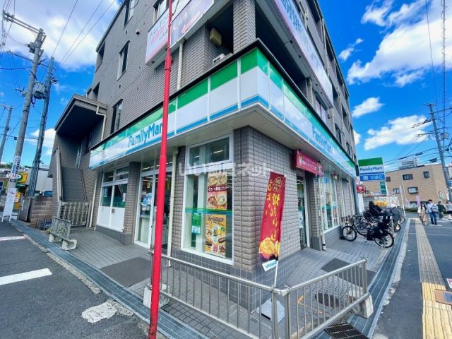 コンビニ　ファミリーマート 豊津駅前店（コンビニ）まで727m