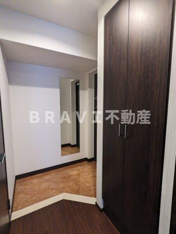玄関　【プレジオ鎗屋町】全身鏡付き玄関