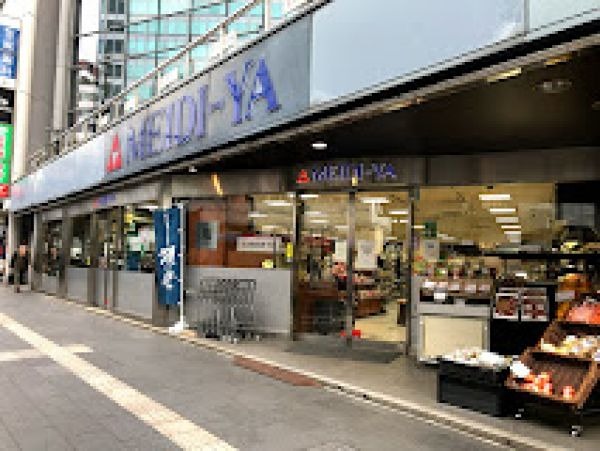 スーパー　明治屋六本木ストアー（スーパー）まで528m