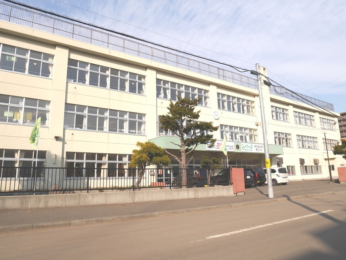 小学校　緑丘小学校（小学校）まで1350m