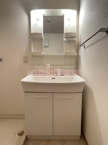洗面設備　脱衣スペースもあります