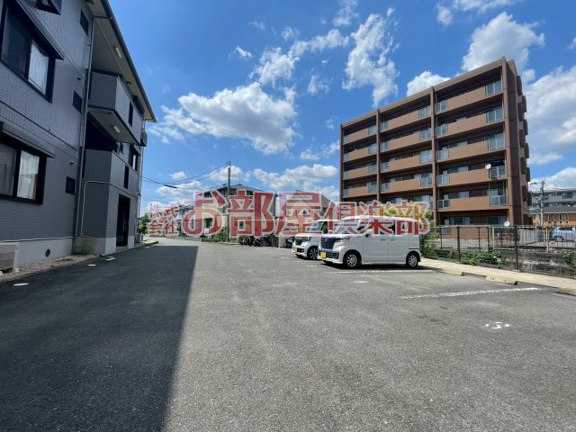駐車場　駐車場に車を止められます