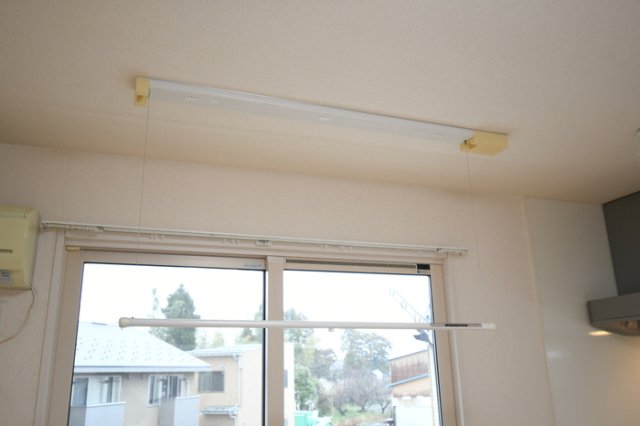その他設備　室内物干しがあります。