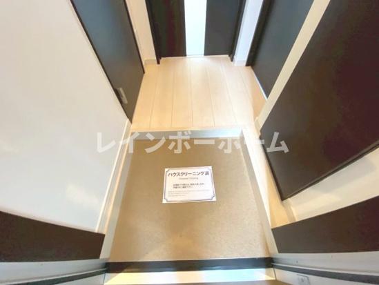 玄関　収納もある玄関です