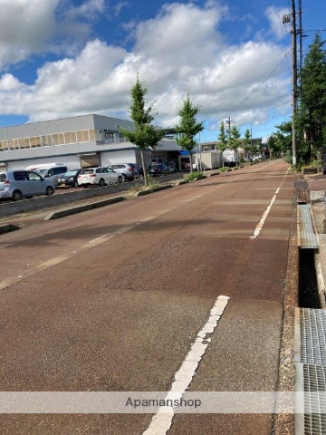 その他　前面道路（その他）まで0m