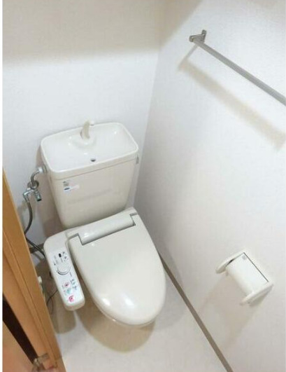 トイレ　※別号室参考写真です