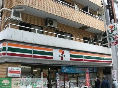 コンビニ　セブンイレブン（コンビニ）まで40m