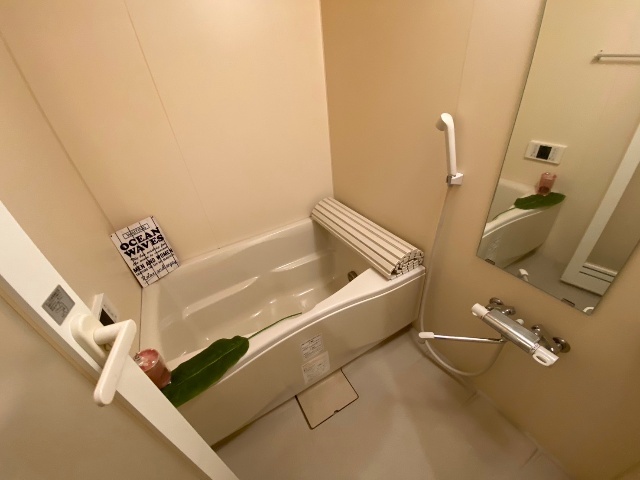 バス・シャワールーム　（別室写真参照）