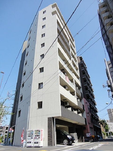 建物外観　★外壁タイル張り、重厚感のある外観★