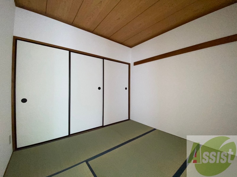 その他部屋・スペース　こちらのお部屋は光が差し込む、温かみのあるお部屋です。