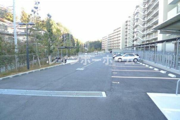 駐車場　車をお持ちの方に嬉しい駐車場付きの物件です