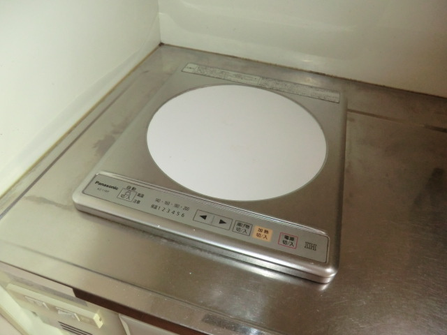 キッチン　IHコンロ付きのコンパクトなキッチンです！