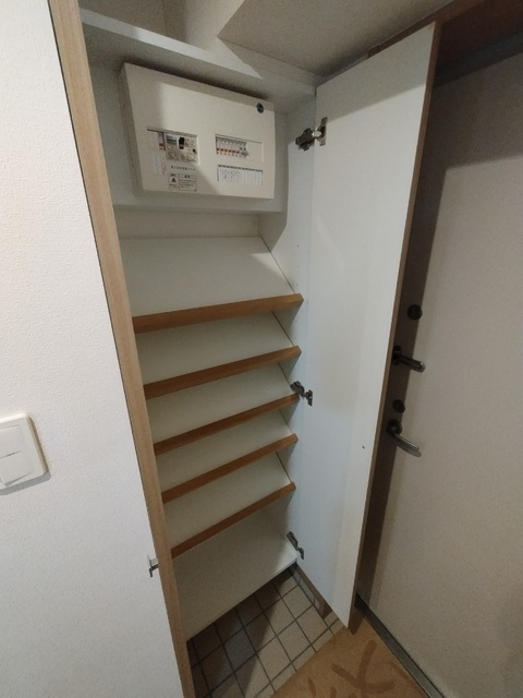エントランス　メールボックスが設置されております