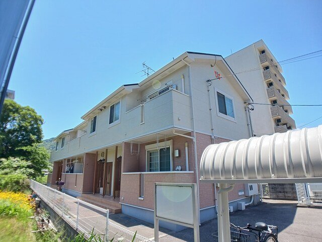 建物外観　落ち着いた雰囲気の外観です