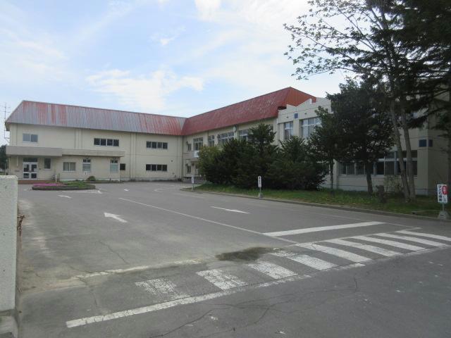 小学校　幕別町立札内北小学校（小学校）まで1924m