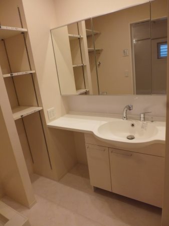 洗面設備　※同様間取りの別部屋です。