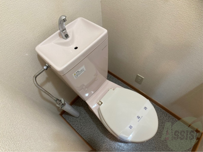 トイレ　こちらはトイレです。清潔感があり、安心して使用できます。