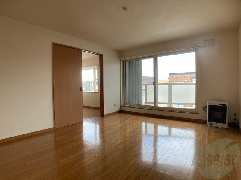 居室・リビング　広くてキレイなお部屋が広がっていて、充実した生活が送れそう。
