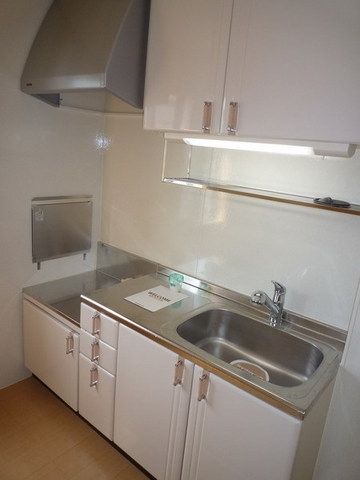 キッチン　2口コンロ設置可　窓もついてますよ