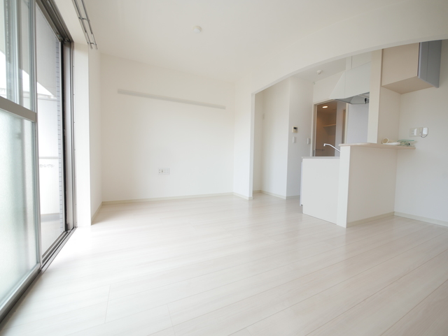 居室・リビング　★白を基調とした綺麗なお部屋です★
