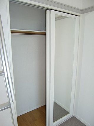 収納　同物件の別号室の写真です。現況を優先とします。