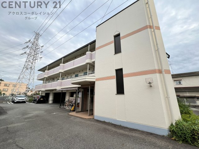 建物外観　宅配ボックス付きで不在時にも便利♪