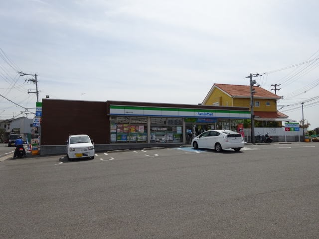 コンビニ　ファミリーマート 和歌山手平店様（コンビニ）まで430m