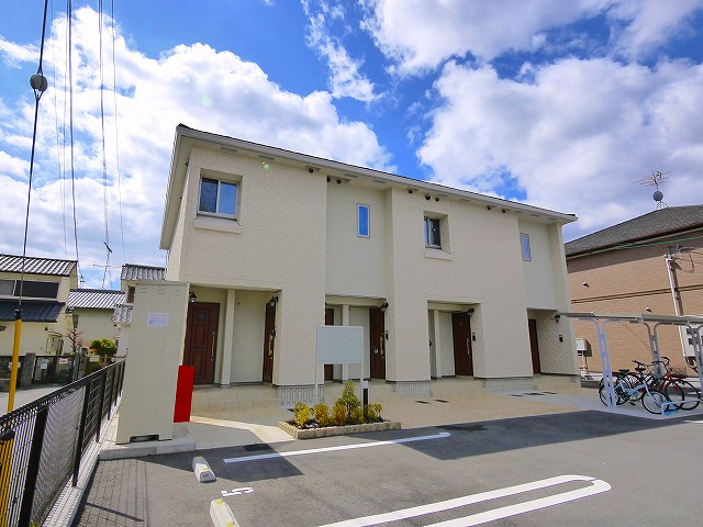 建物外観　落ち着いた雰囲気の外観です