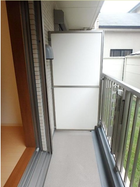 バルコニー　採光を取り込みやすいバルコニー付きのお部屋です
