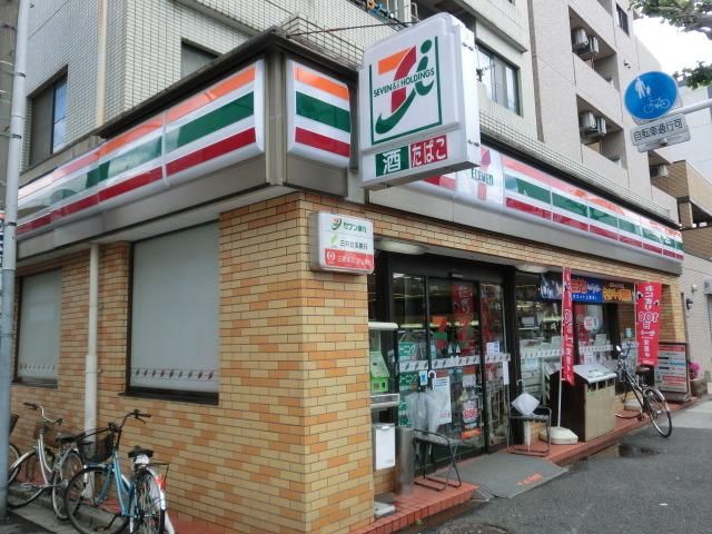 コンビニ　コンビニ（コンビニ）まで66m