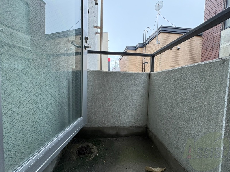 バルコニー　バルコニーです。洗濯物を干したり一息ついたりできますね！
